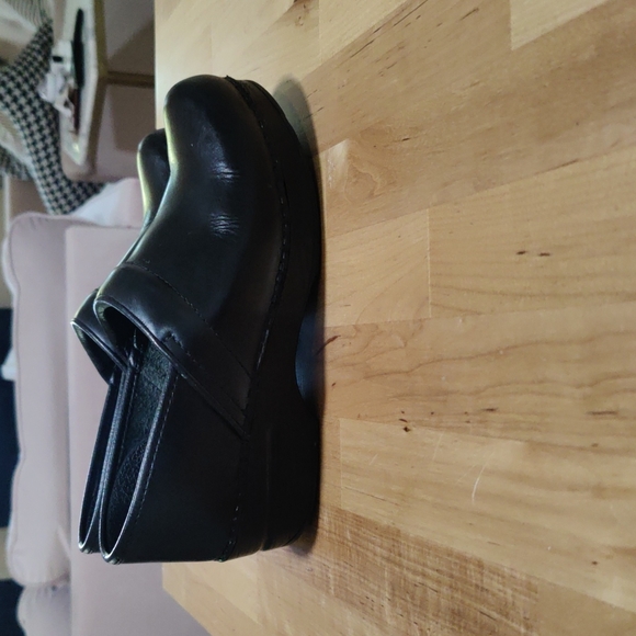 Clogs - Picture 3 of 6